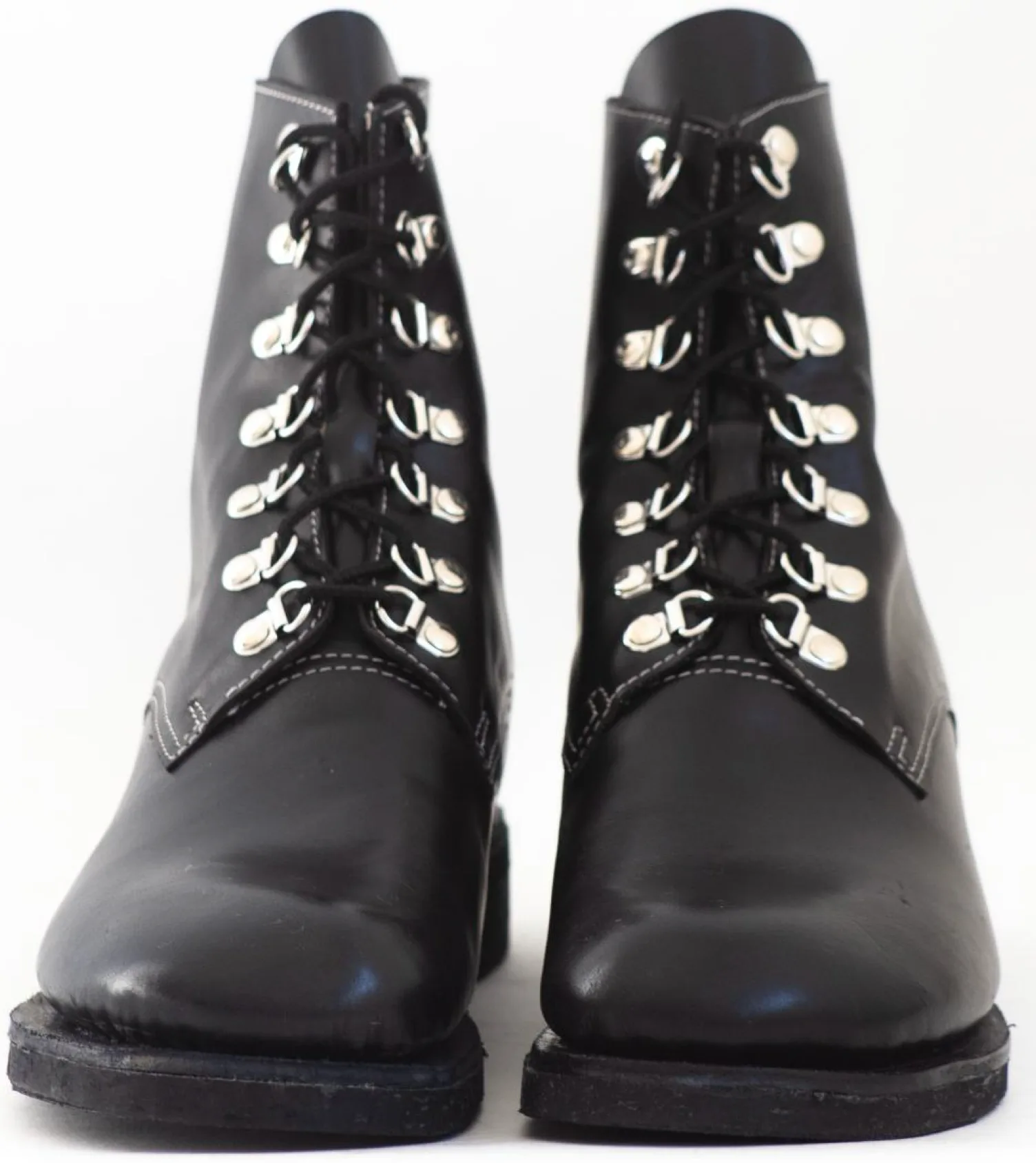 The boots from the front